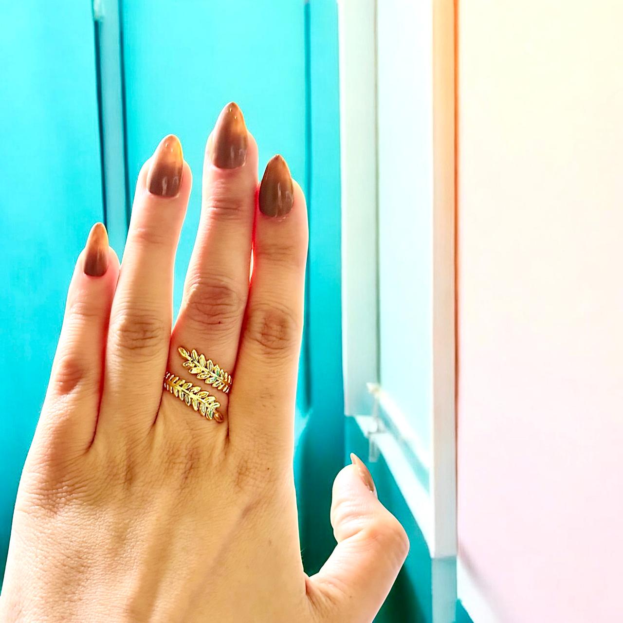 GOLDEN LEAFY RING