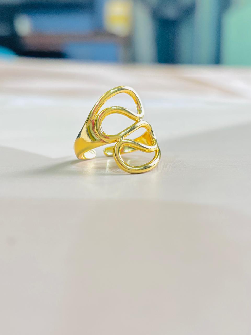 GOLDEN BARE BEAUTY RING