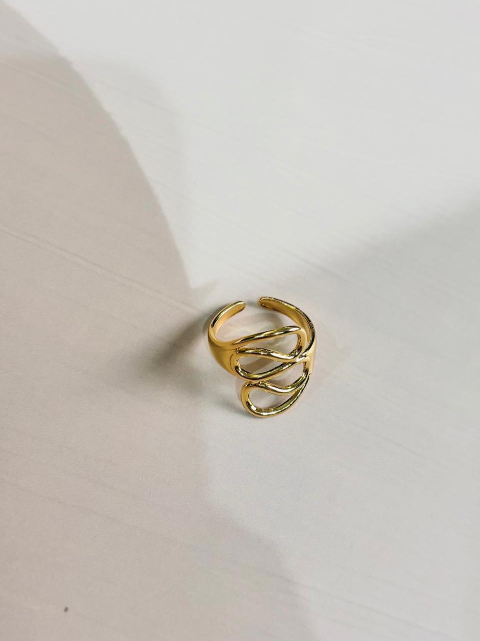 GOLDEN BARE BEAUTY RING