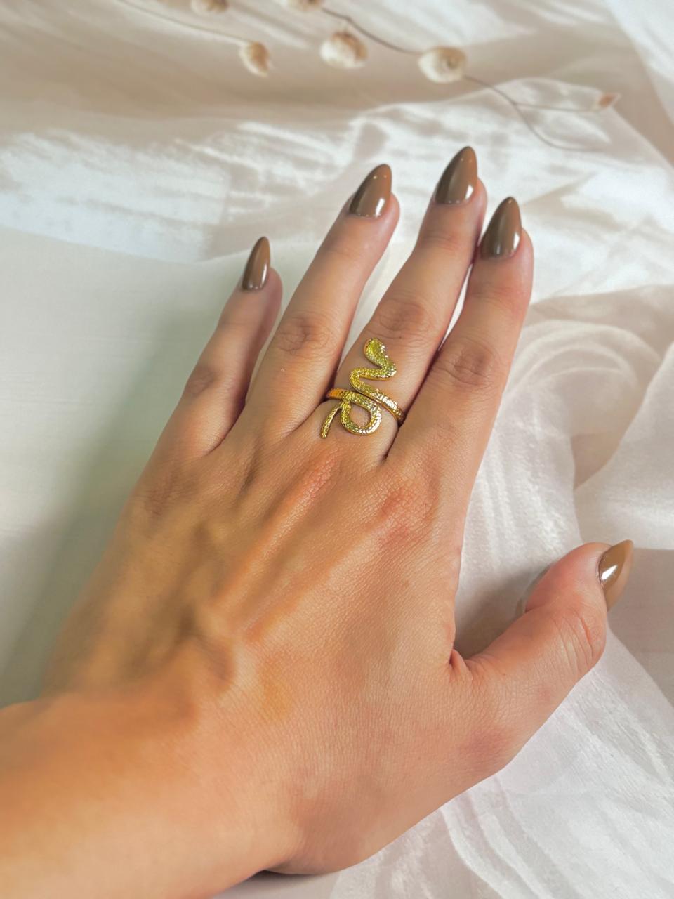 GOLDEN COBRA RING
