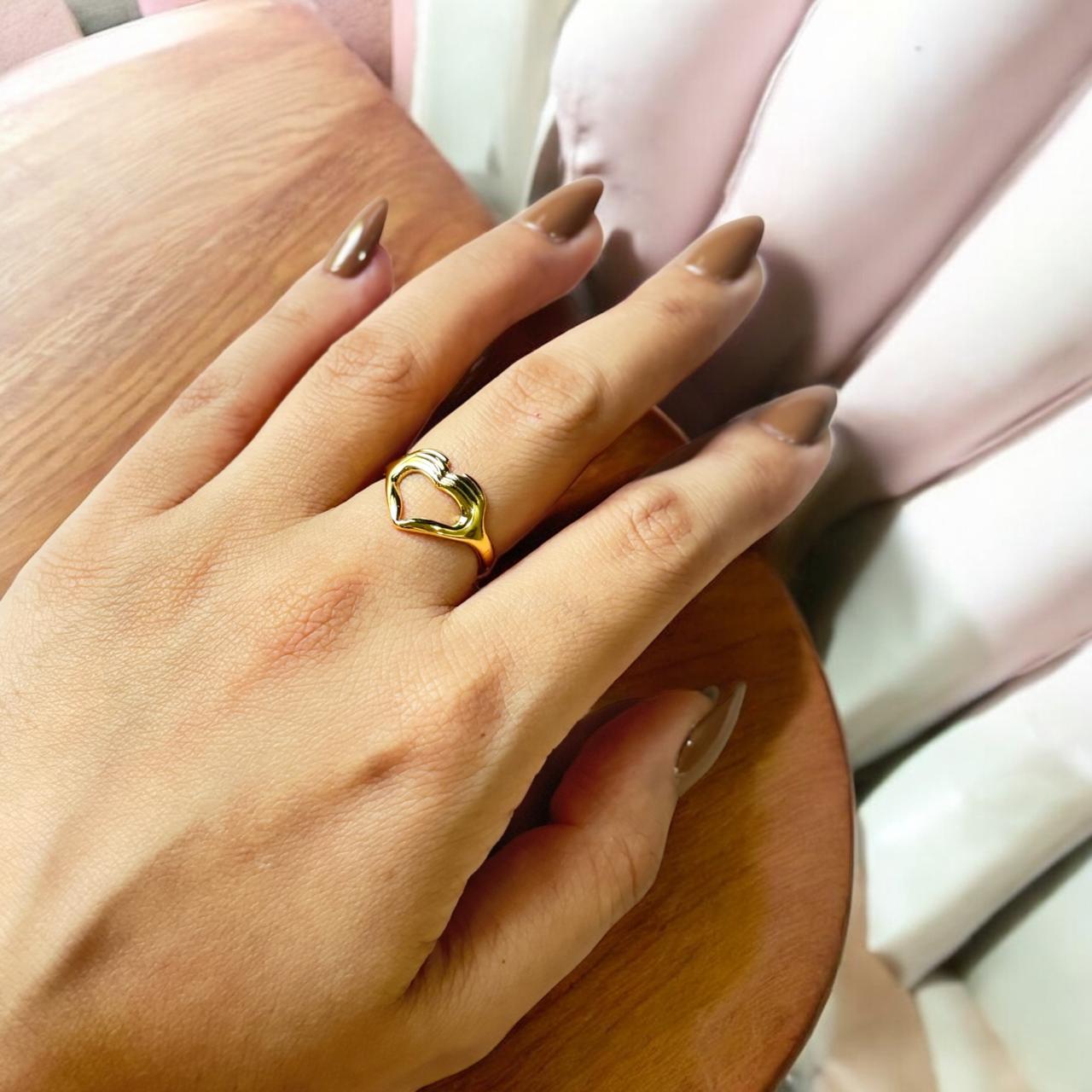 GOLDEN COMPLETE HEART RING