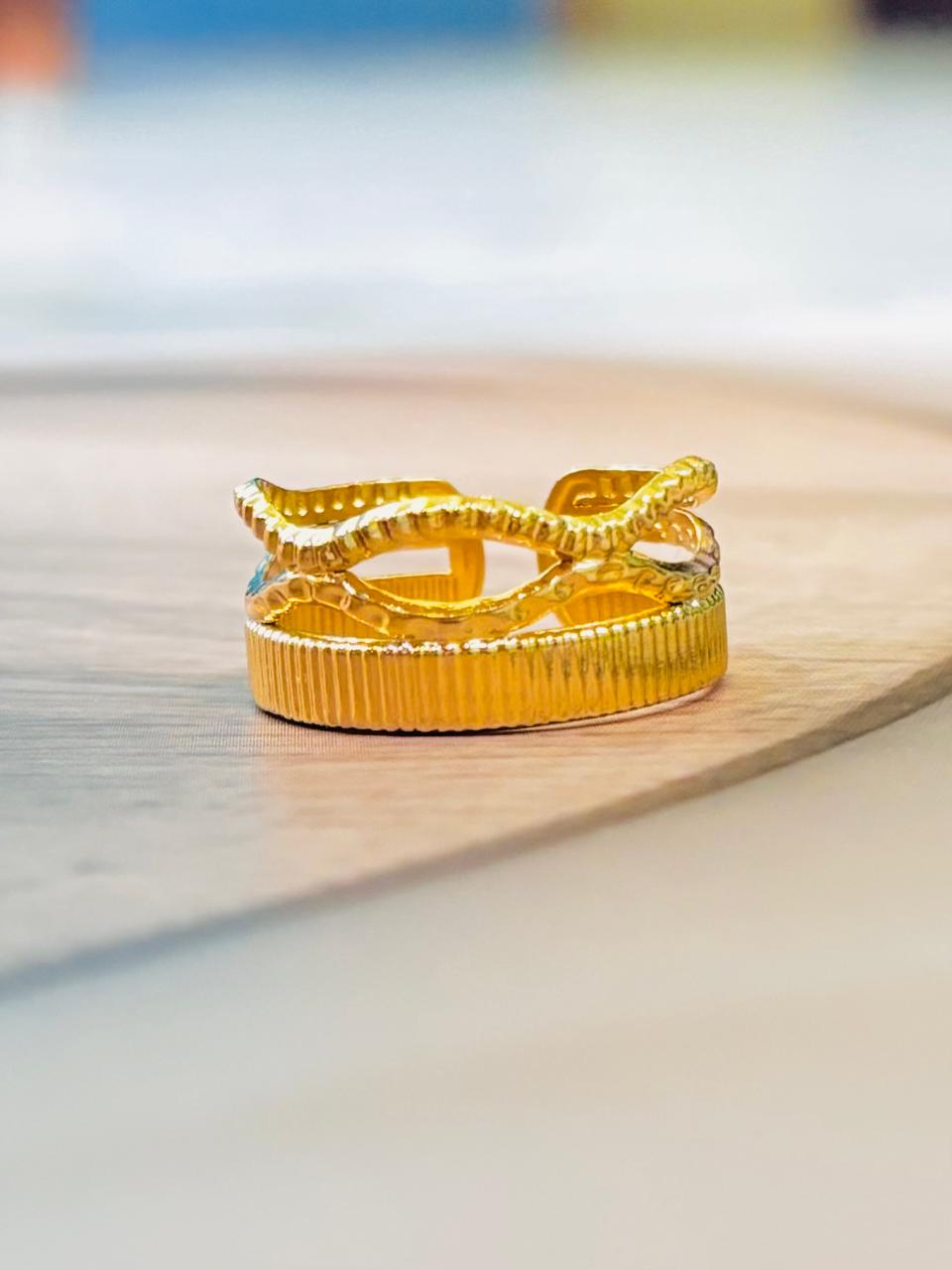 GOLDEN CROWN RING