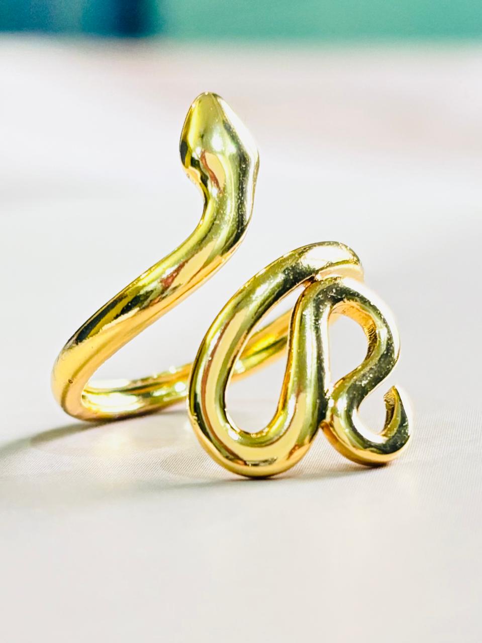 GOLDEN SERPENT CHARM RING