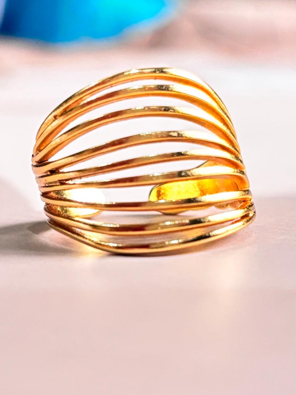 GOLDEN SPIRAL RING