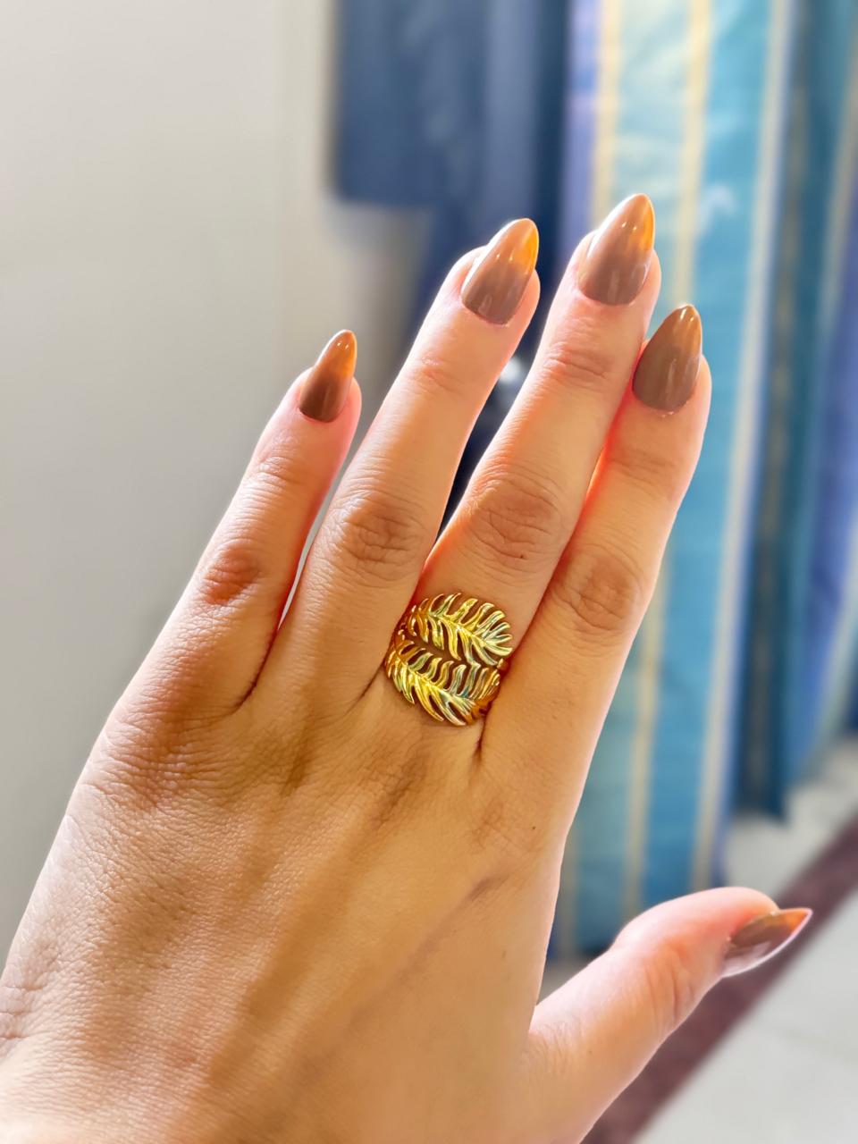 GOLDEN PETAL RING
