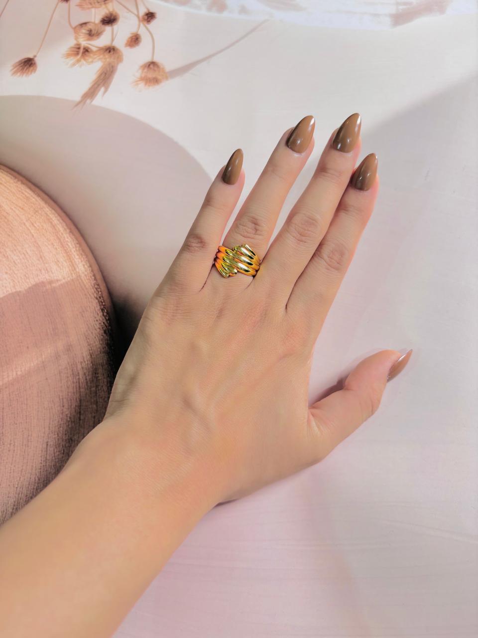 GOLDEN TWISTED RING