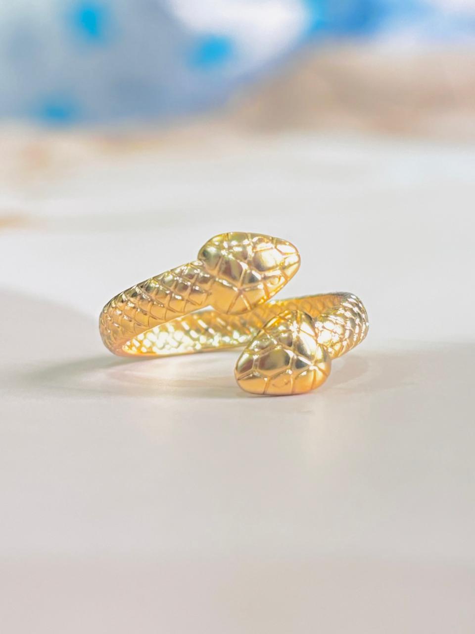 GOLDEN VENOM GLOW RING