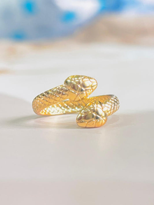 GOLDEN VENOM GLOW RING