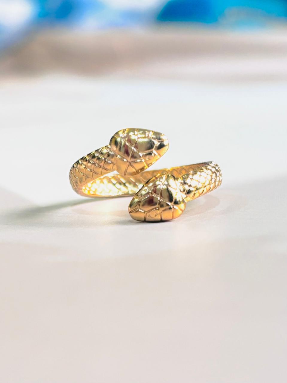 GOLDEN VENOM GLOW RING