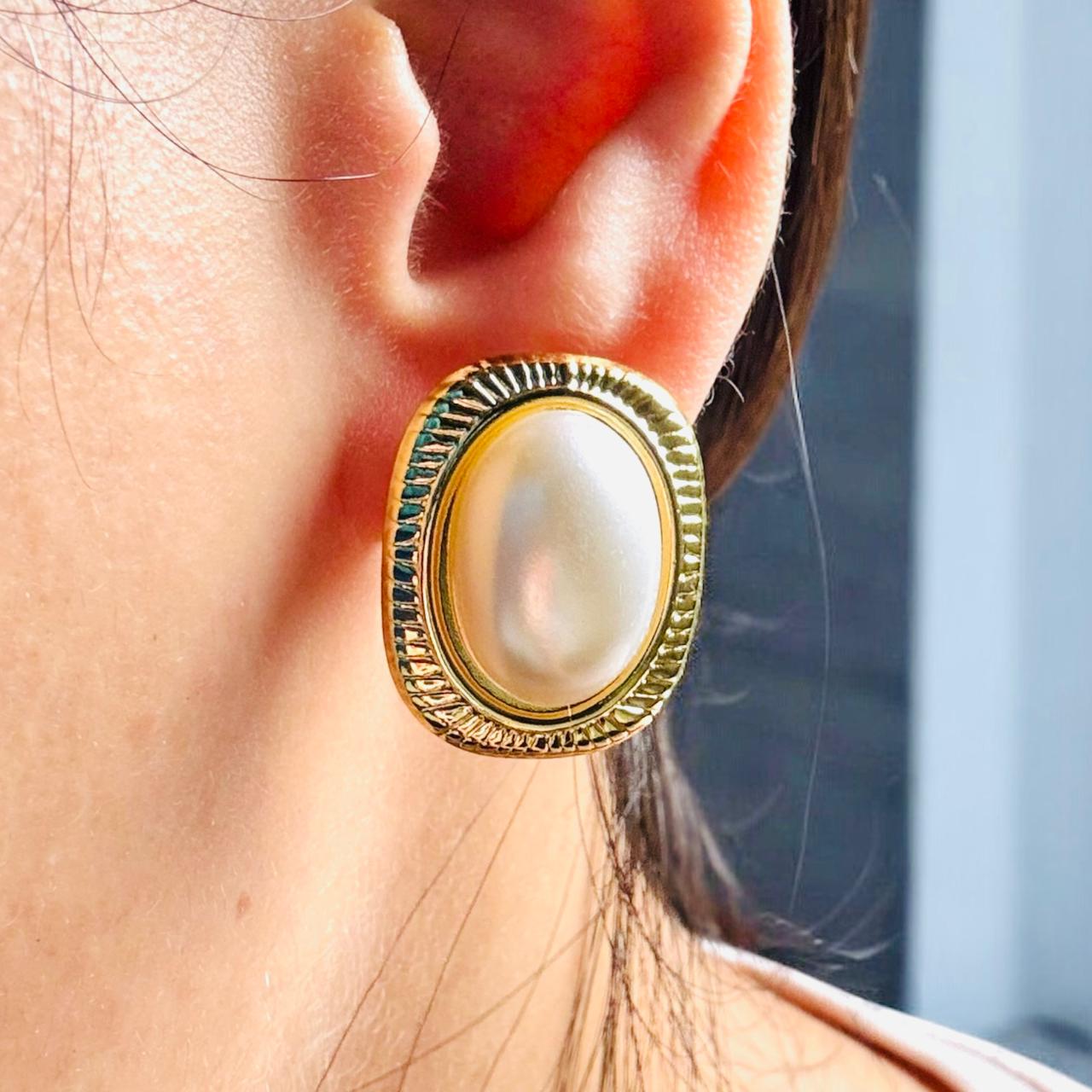 REGAL PEARL DOME STUDS EARRINGS