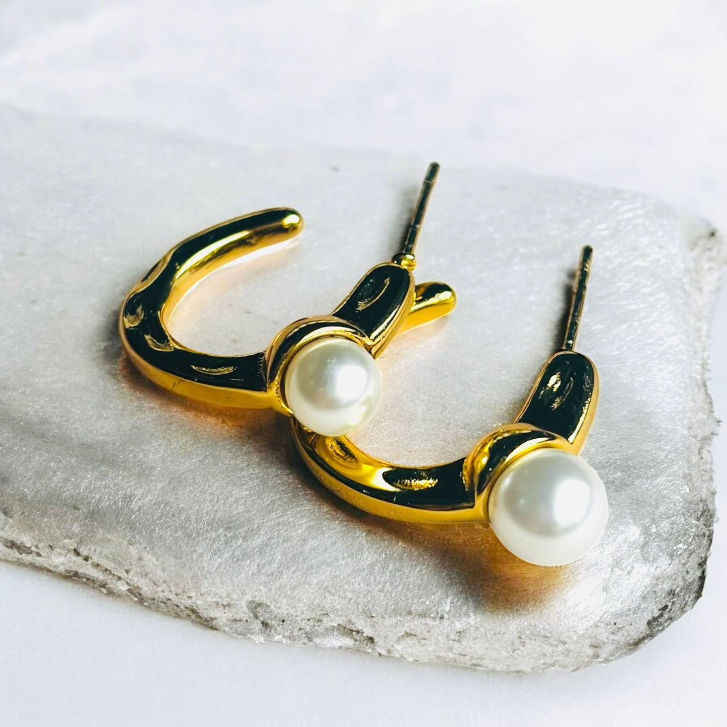 PEARL BITE HOOPS EARRINGS
