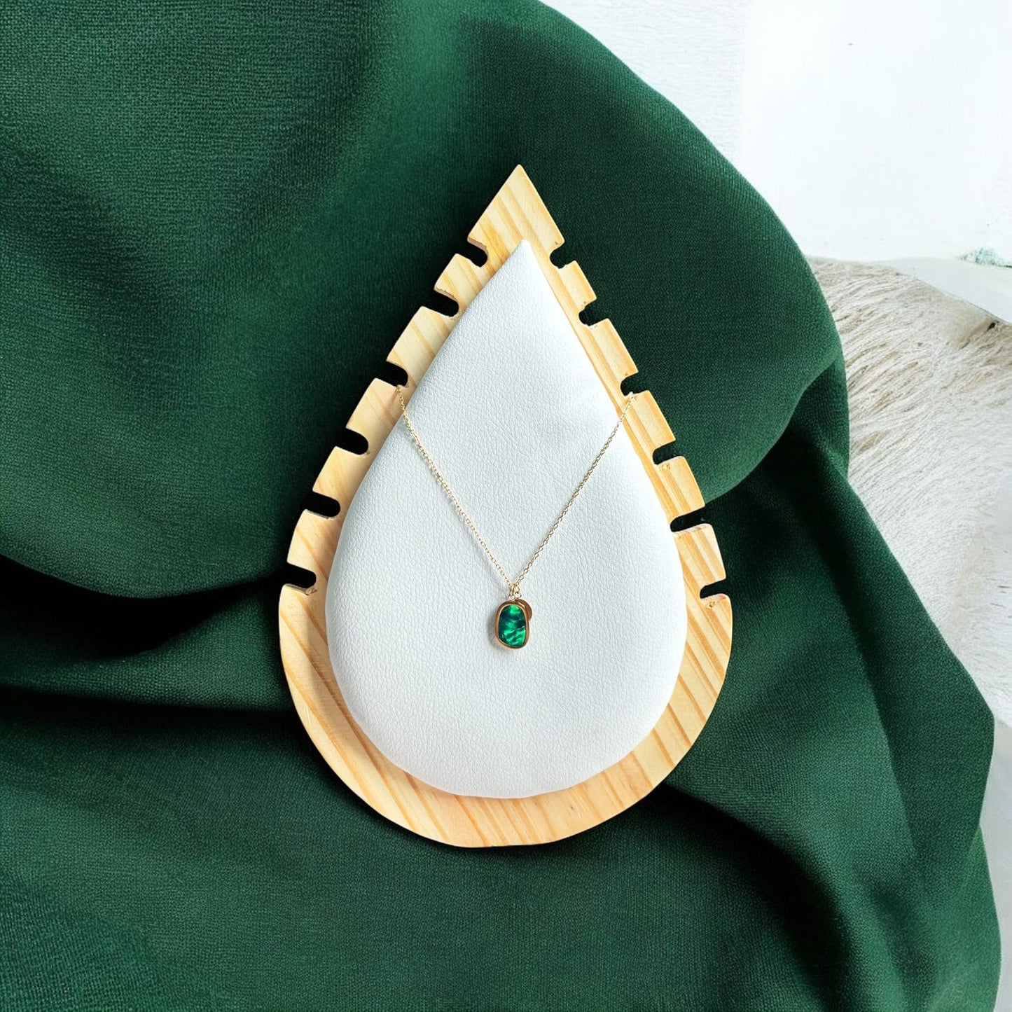 DAINTY DISC CHAIN NECKLACE
