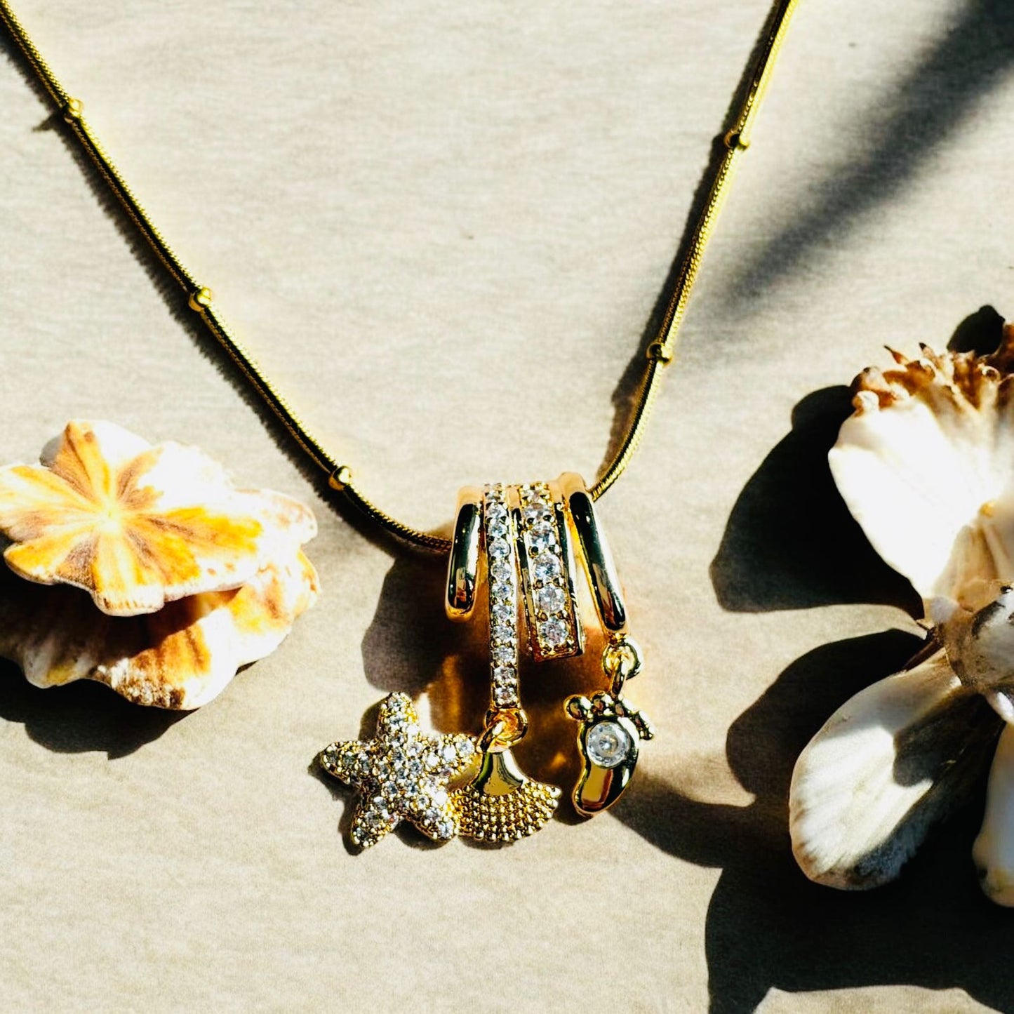 CRYSTAL DIVINE NECKLACE