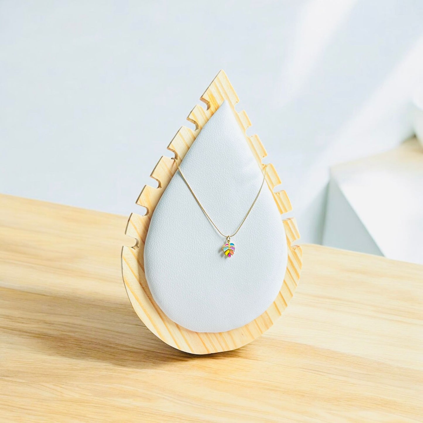 TROPICAL BLOOM ENAMEL PENDANT NECKLACE