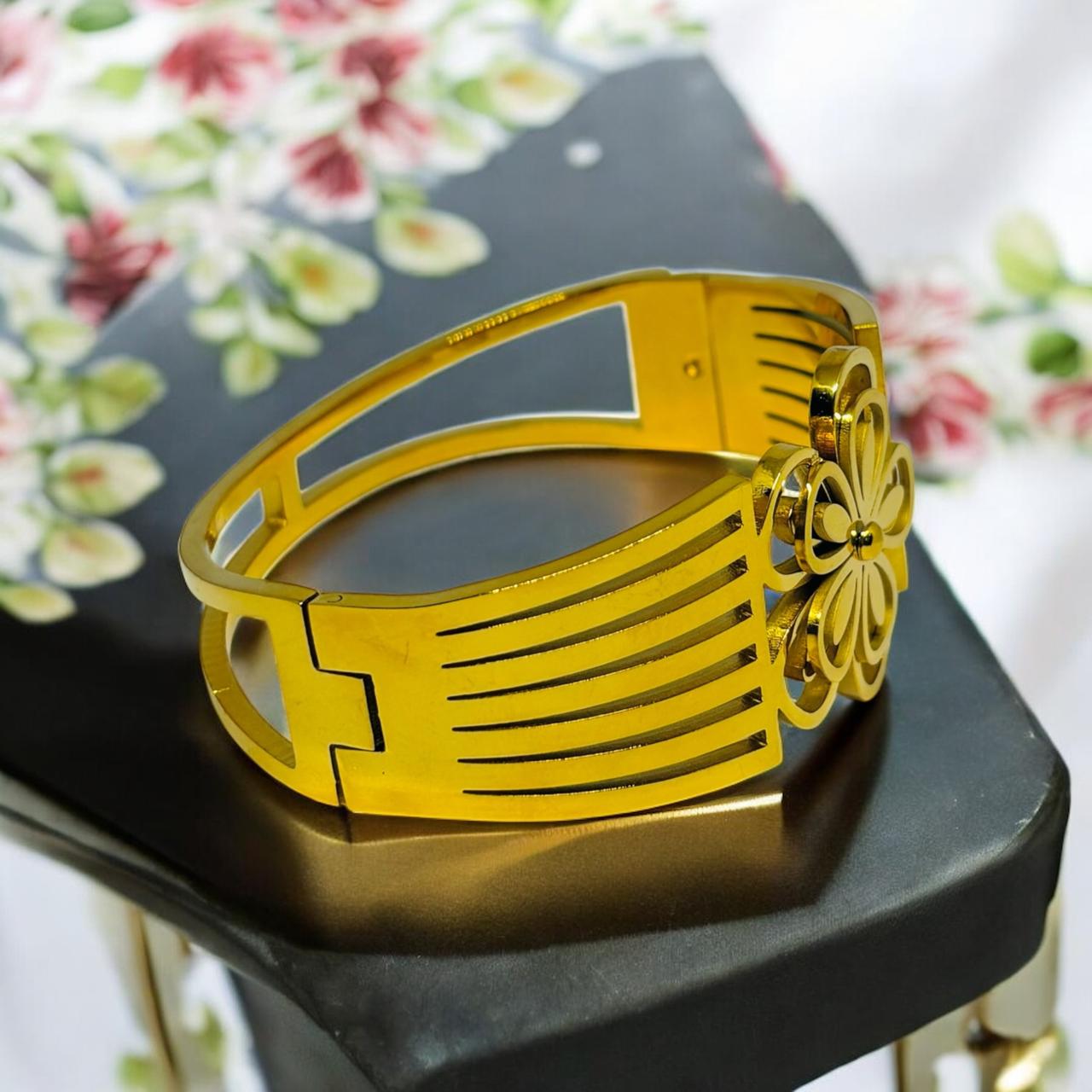 PETAL BLOOM DESIGNER BRACELET