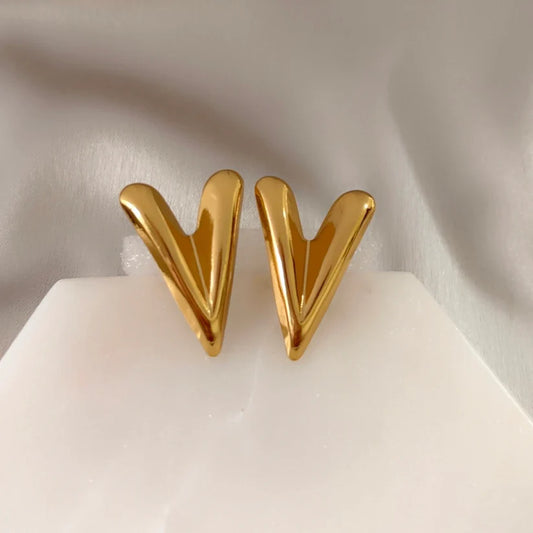 BOLD VIBE STUDS EARRINGS