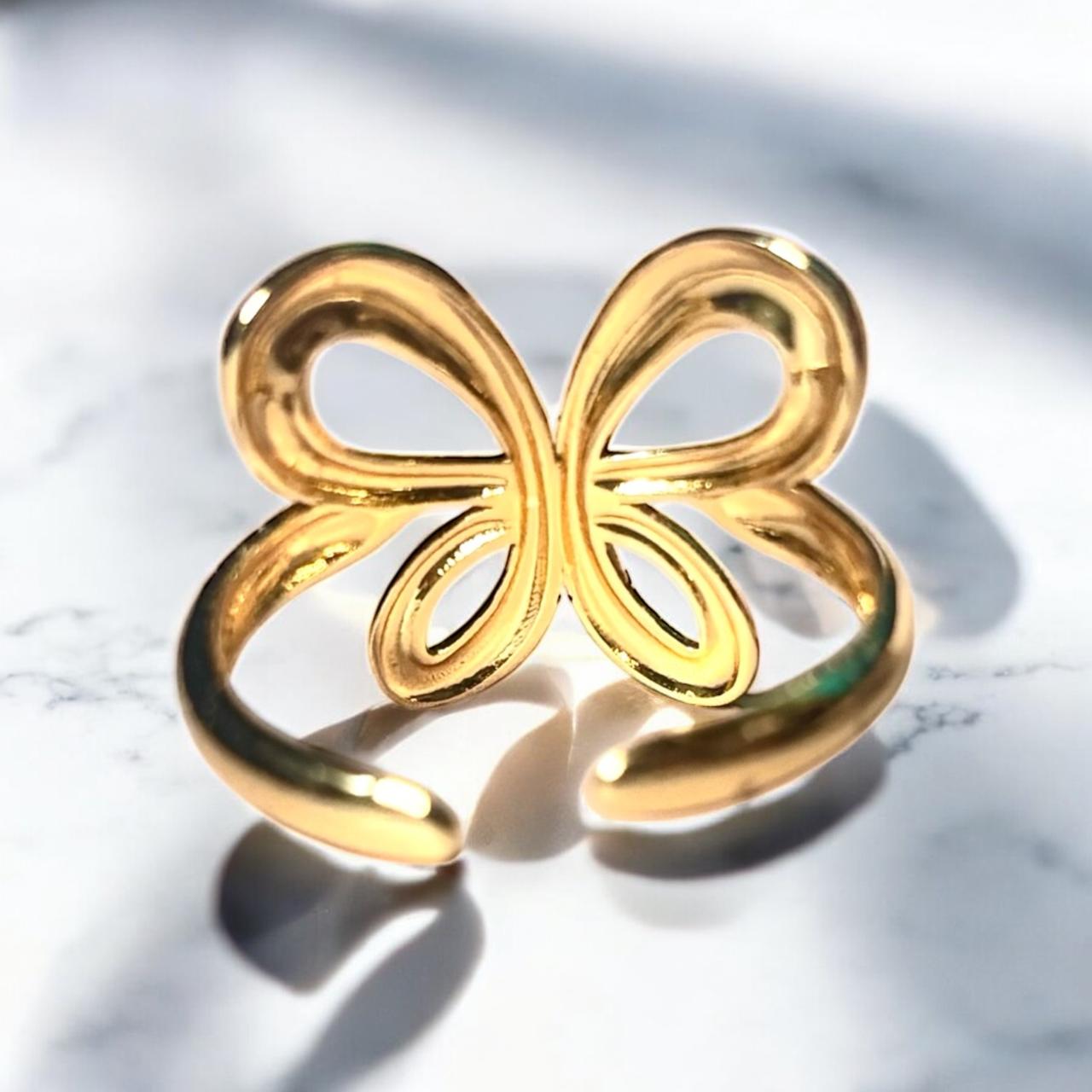 GOLDEN FLUTTER RING