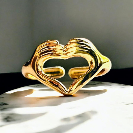 GOLDEN COMPLETE HEART RING