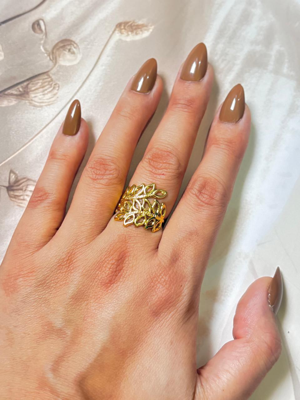 GOLDEN VINE RING