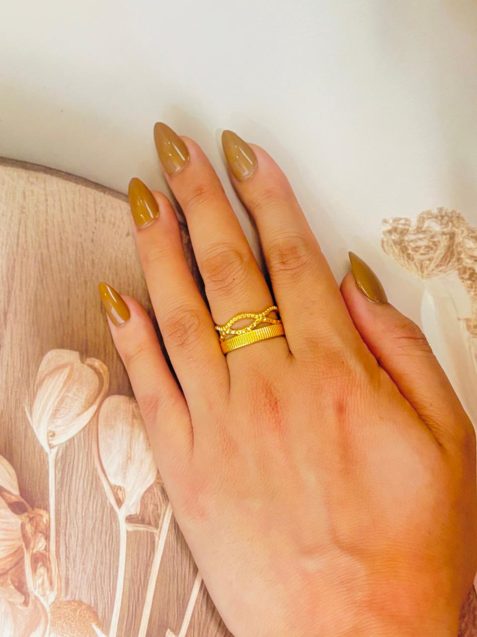 GOLDEN CROWN RING