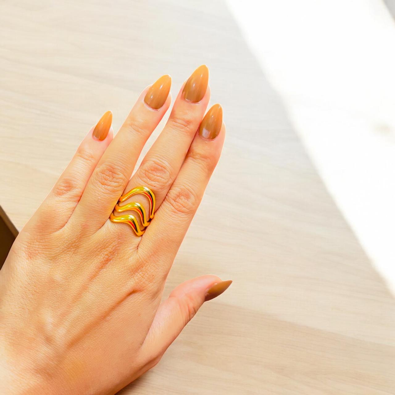 GOLDEN DRIP RING