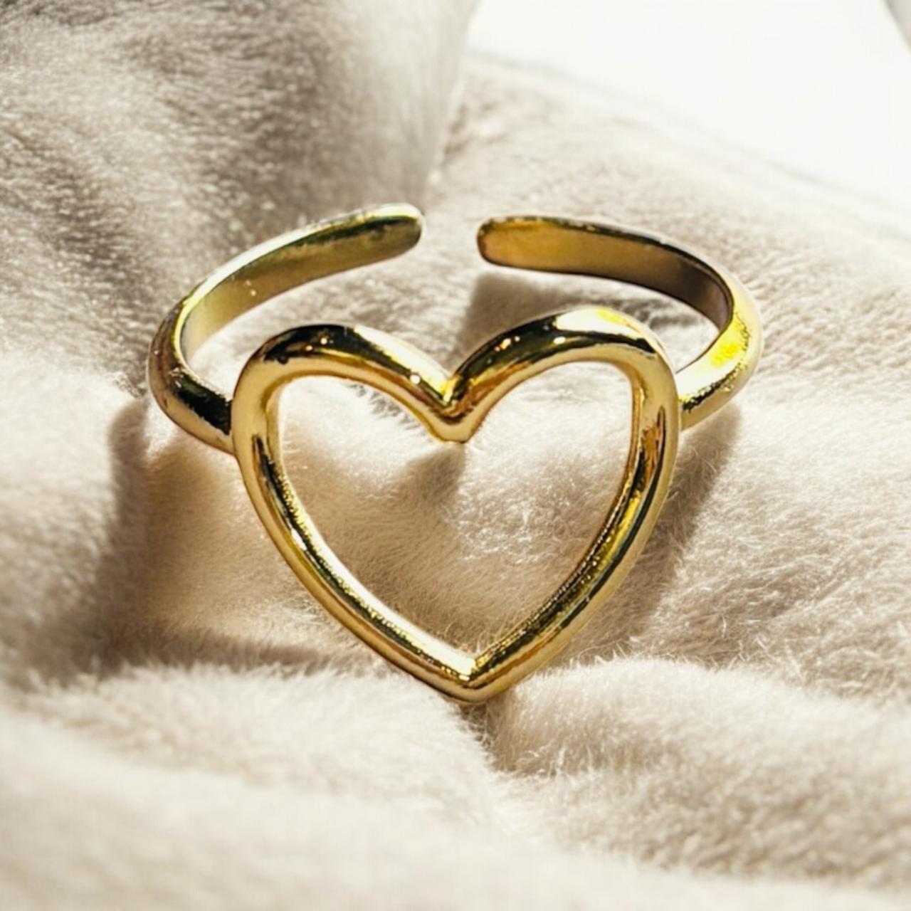 GOLDEN GLAM HEART RING