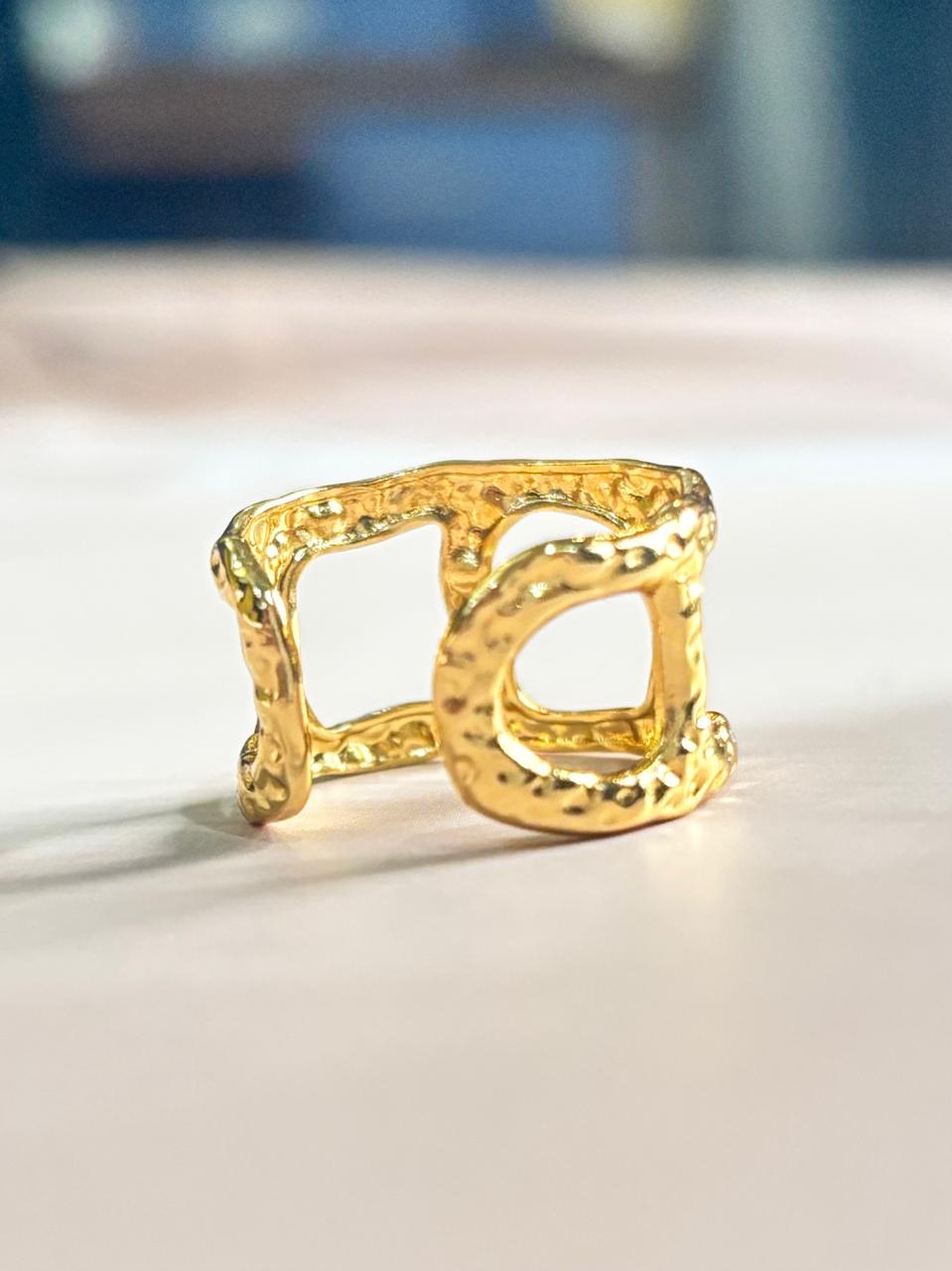 GOLDEN GLEAM TOUCH RING
