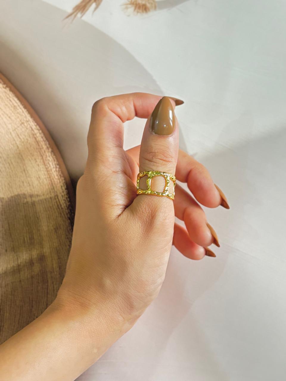 GOLDEN GLEAM TOUCH RING