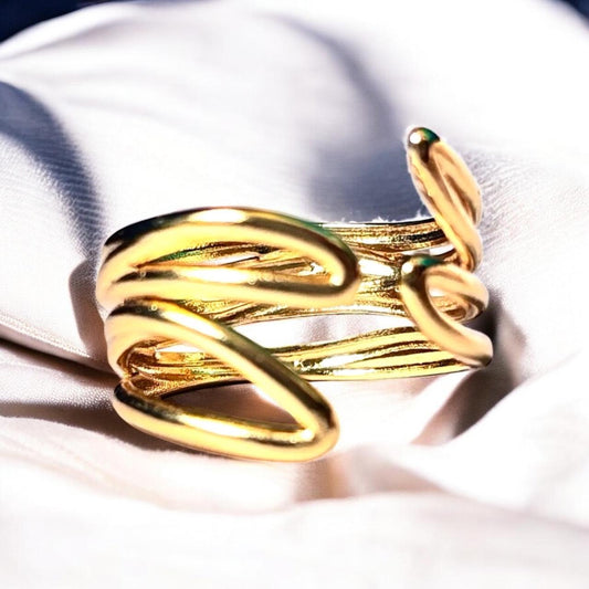 GOLDEN HUG ME TIGHT RING