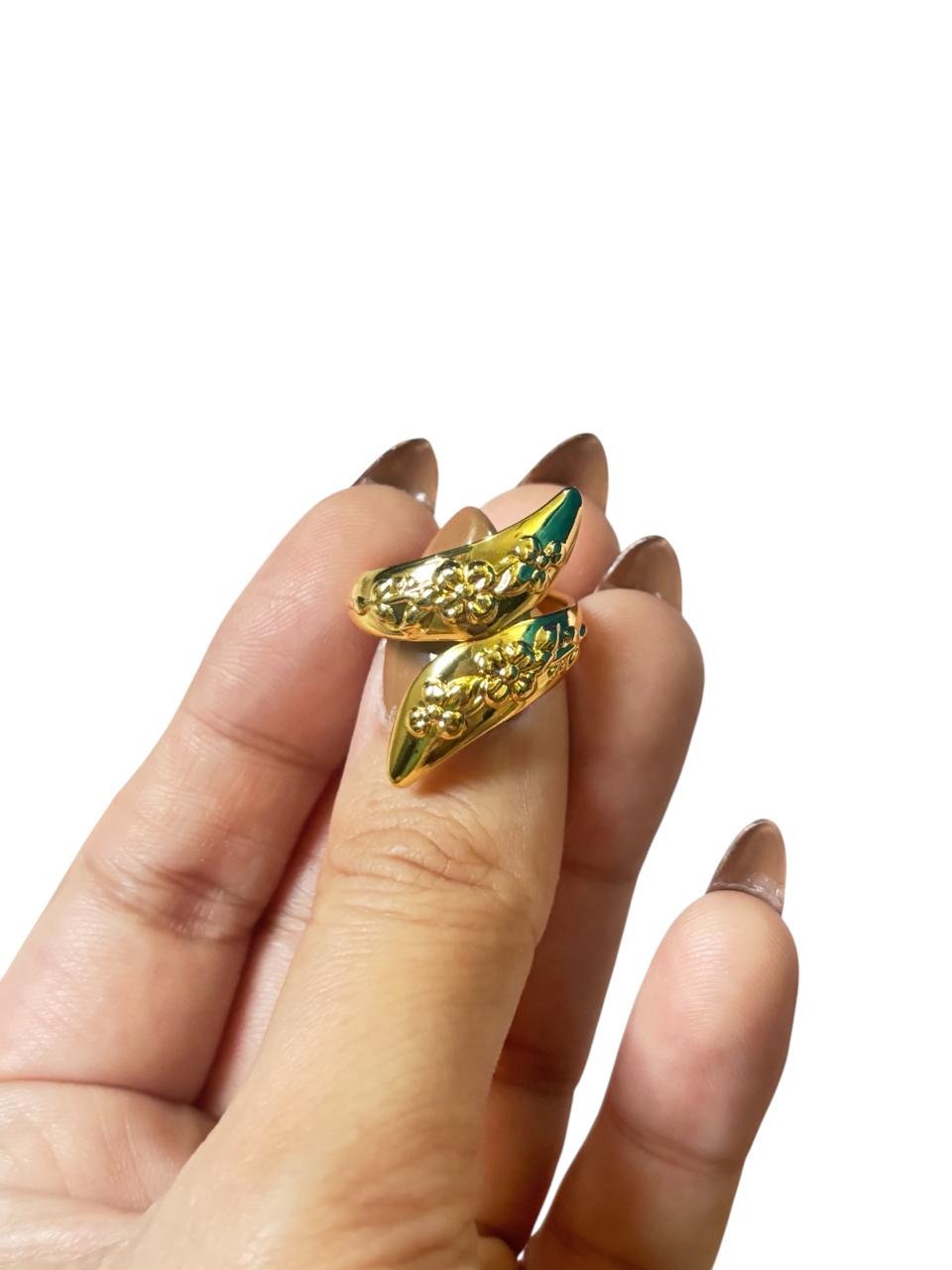 GOLDEN LILY RING
