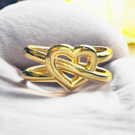 GOLDEN LOVE KNOT RING
