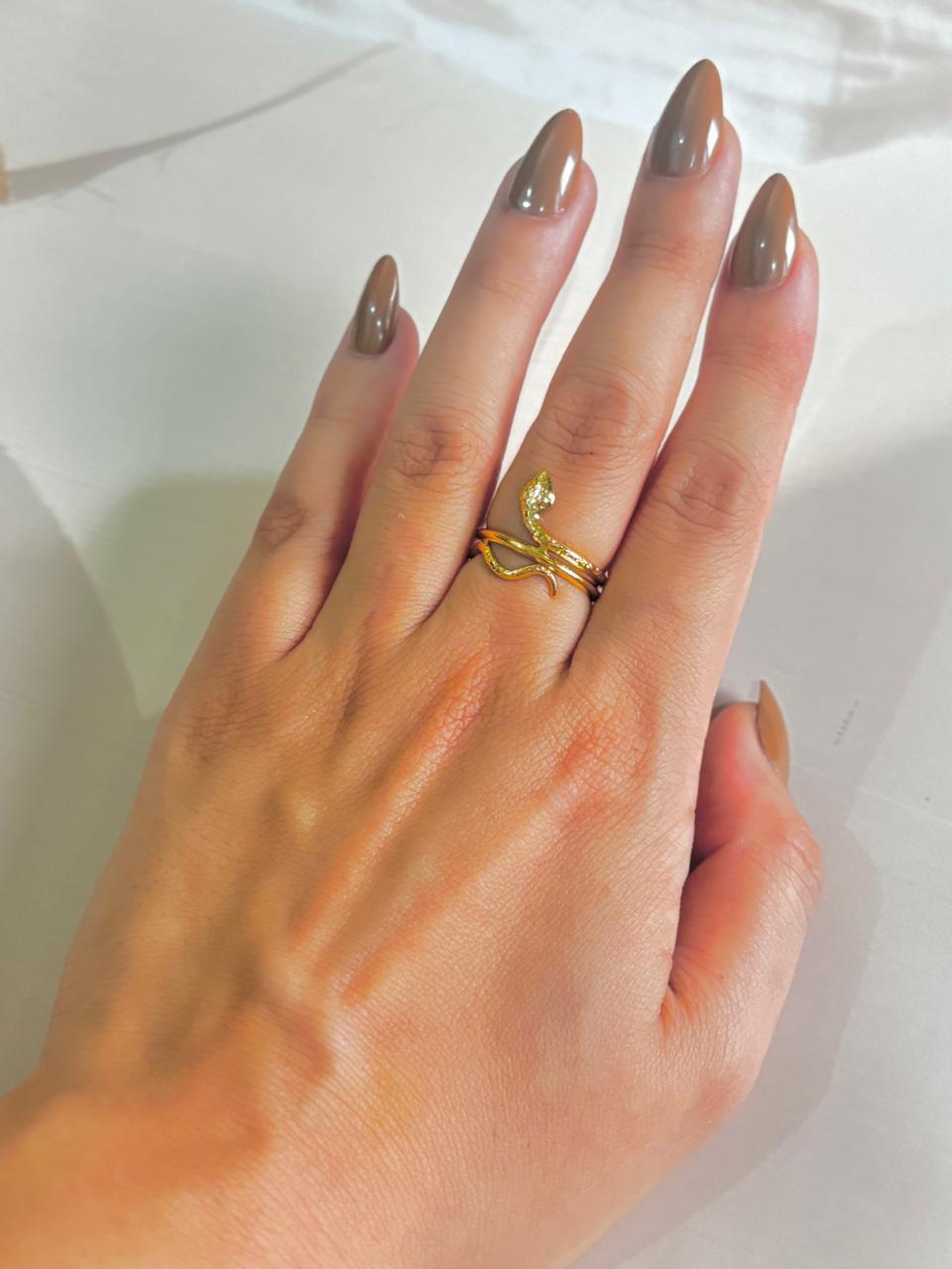 GOLDEN REGAL COIL RING