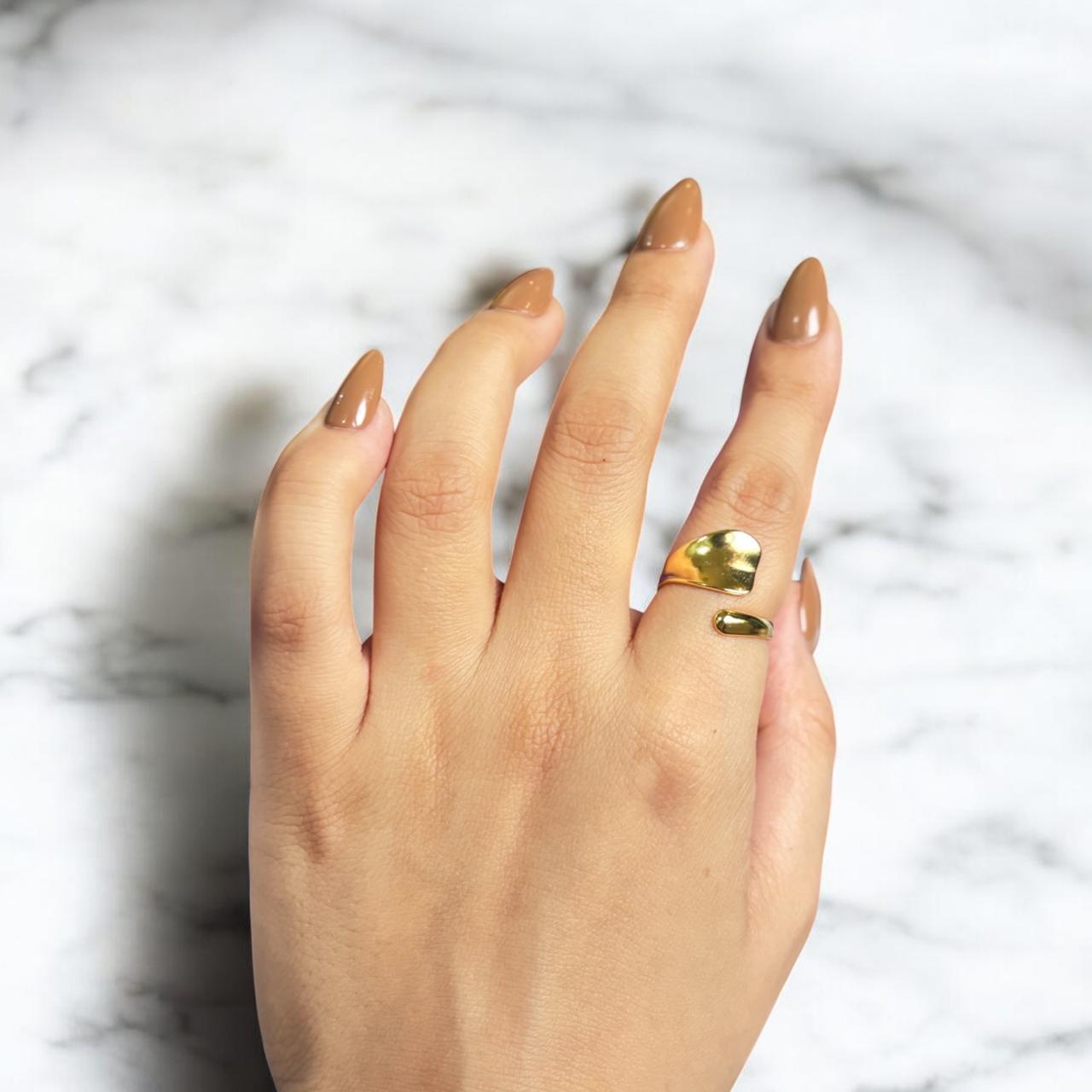 GOLDEN SOFT EDGE RING