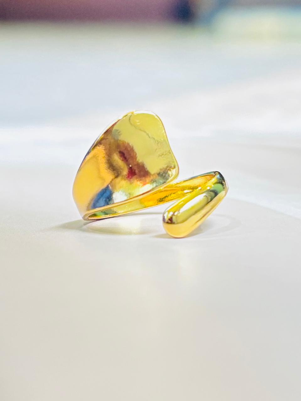 GOLDEN SOFT EDGE RING