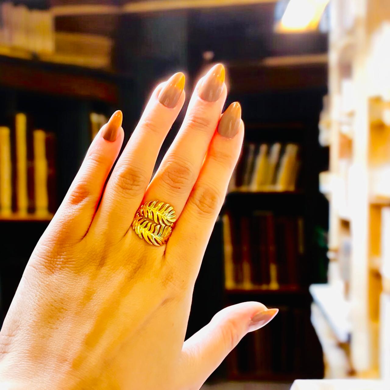 GOLDEN PETAL RING