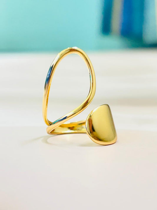GOLDEN SWAY RING