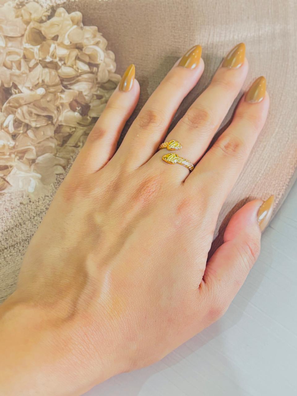 GOLDEN VENOM GLOW RING