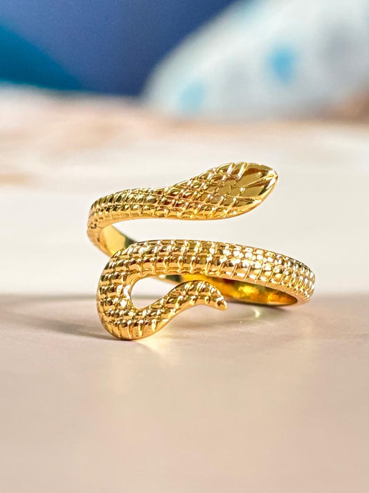 GOLDEN WILD COIL RING