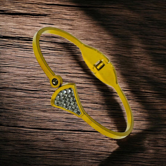 CRYSTAL CREST DESIGNER BRACELET