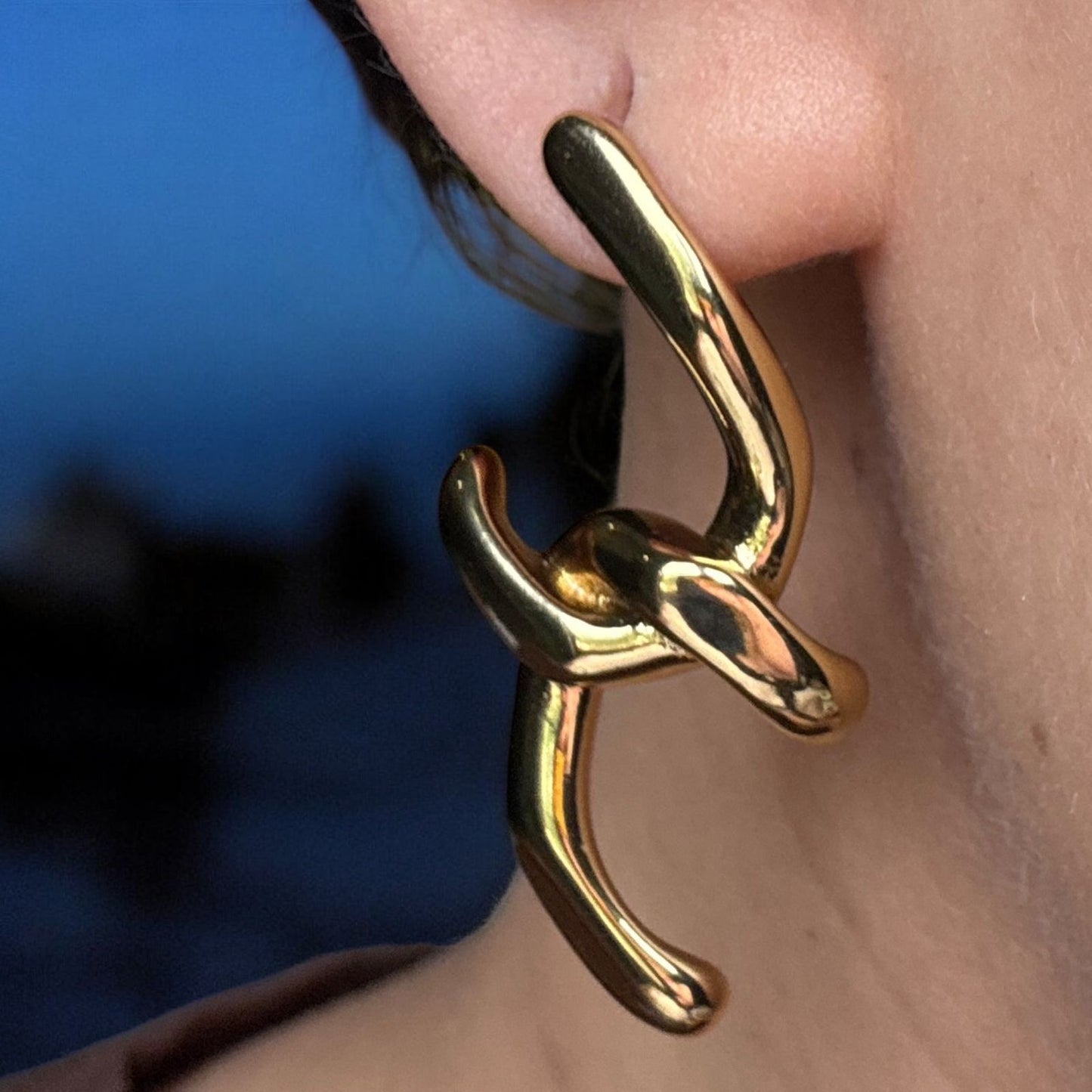SCULPTED KNOT HOOPS EARRINGS