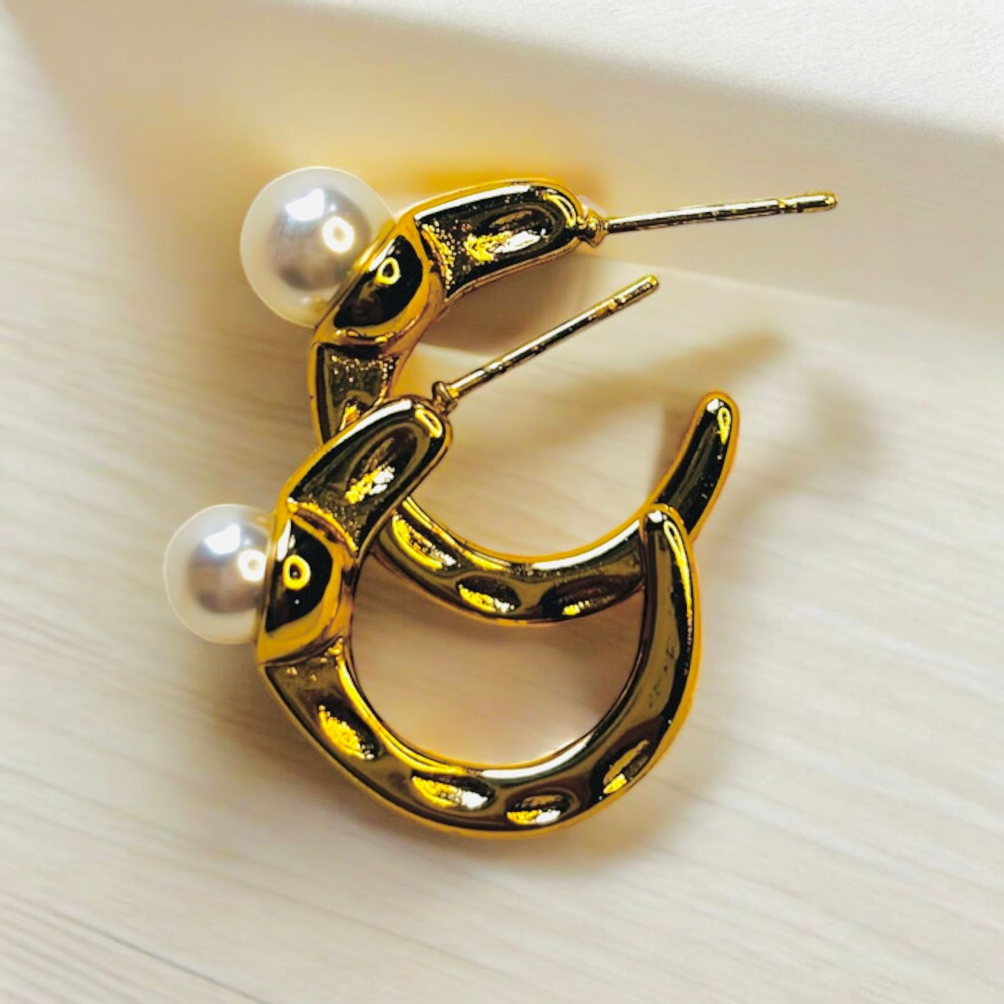 PEARL BITE HOOPS EARRINGS