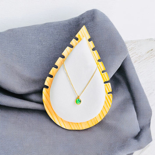EMERALD GLOW PENDANT NECKLACE