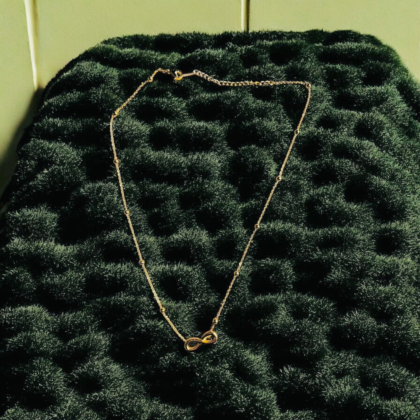 INFINITY LOOP CHAIN NECKLACE