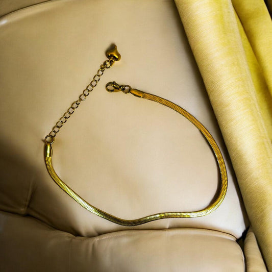 SLEEK CURVE CLASSIC BRACELET