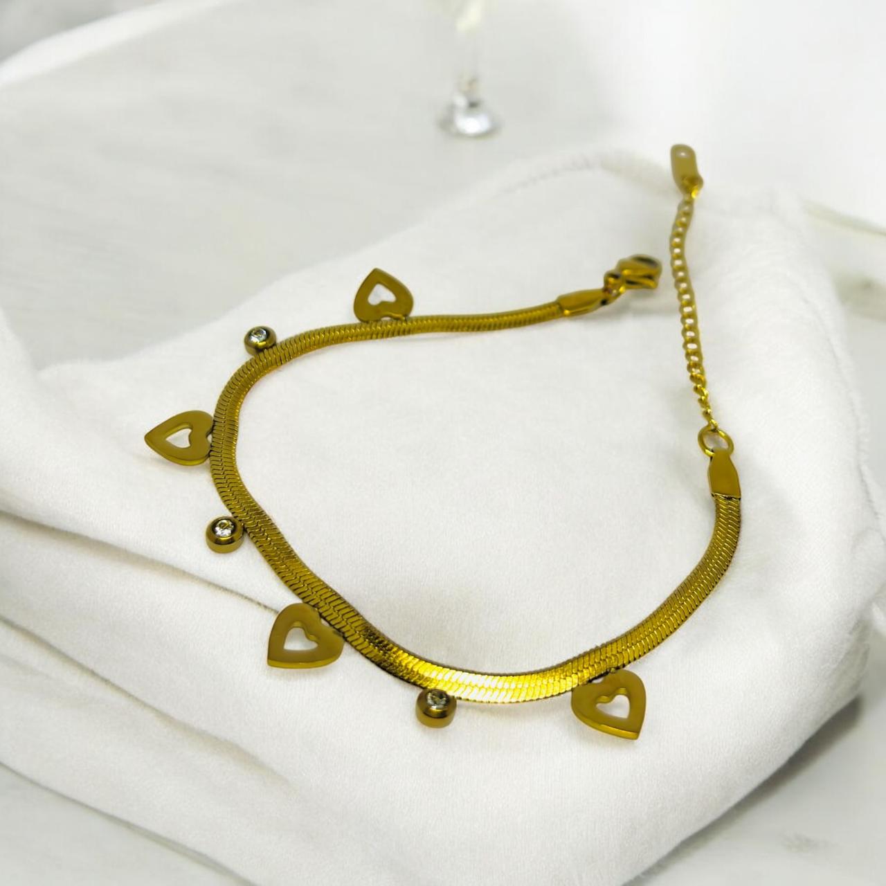 HEART WINK CHAIN BRACELET