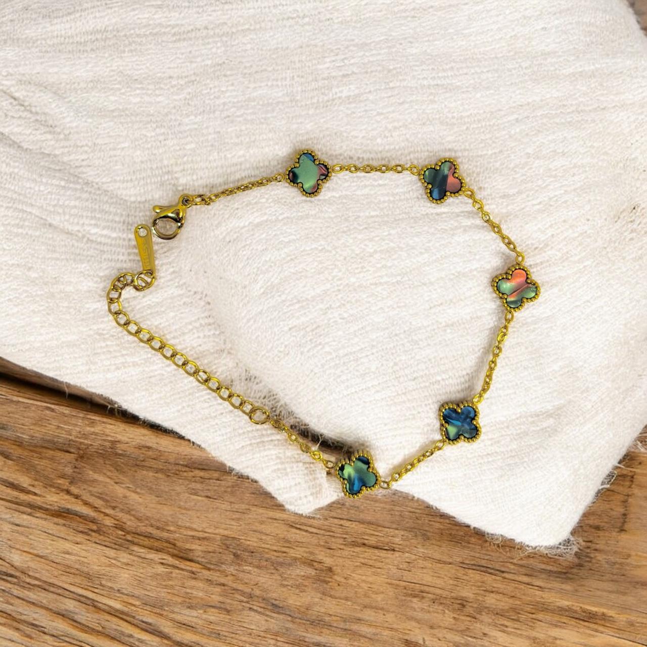 MYSTIQUE CLOVER BRACELET